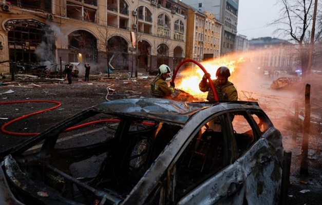 Ataque russo com mísseis atinge embaixadas em Kiev, capital da Ucrânia