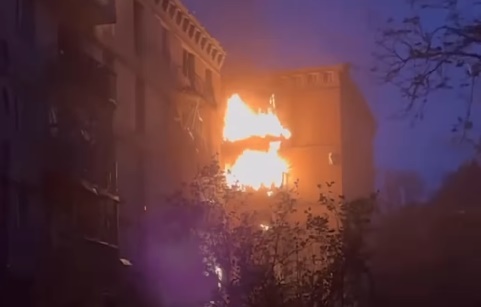 Ataques de drones e mísseis russos em Kiev matam 14 pessoas e ferem 116
