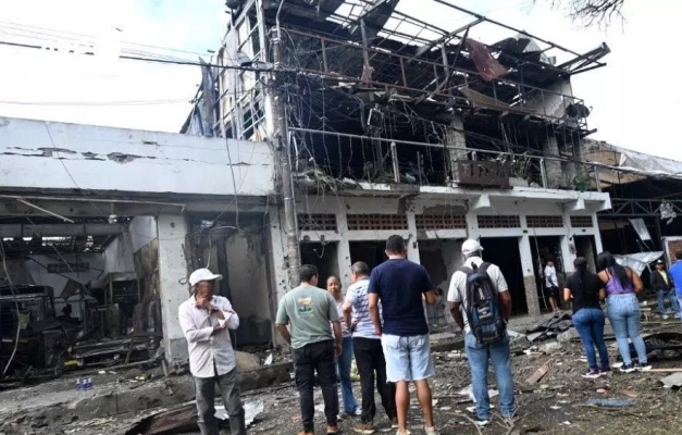 Atentados com explosivos deixam ao menos 1 morto na Colômbia e ampliam tensão no país