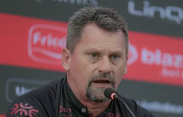 Atlético-GO anuncia demissão de Fábio Matias após derrota para Criciúma