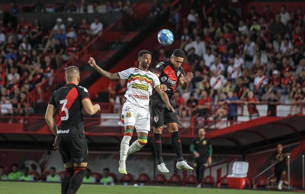 Atlético-GO arranca empate nos acréscimos contra o Sampaio Corrêa