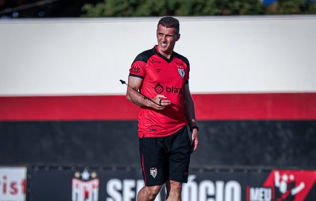 Atlético-GO demite técnico Vagner Mancini