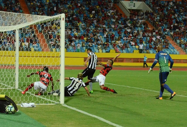 Atlético-GO e Botafogo ficam no empate em Goiânia