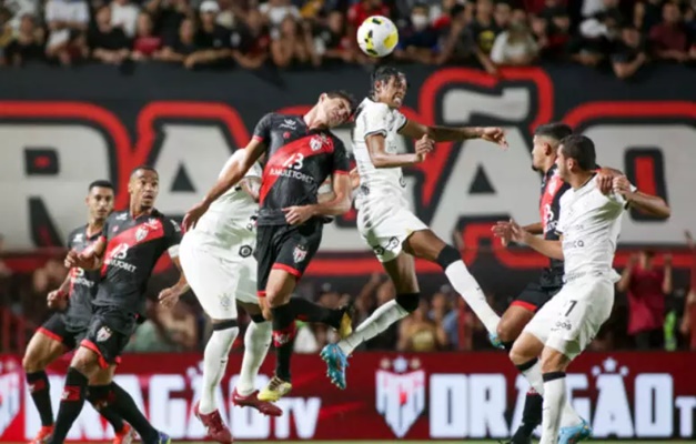 Atlético-GO e Corinthians empatam no Antônio Accioly em Goiânia 