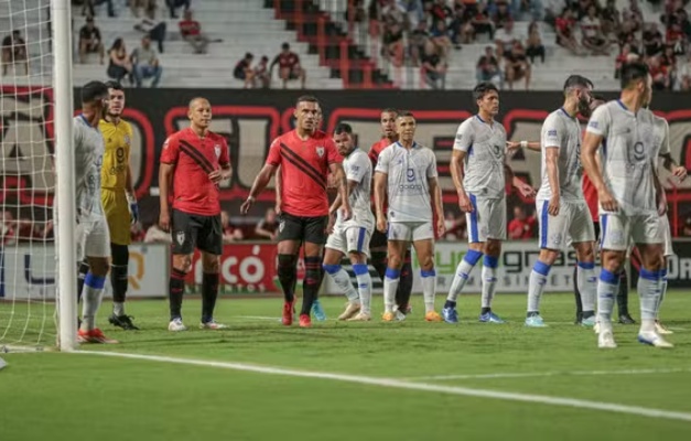 Atlético-GO e Goiatuba empatam sem gols em jogo morno no Accioly