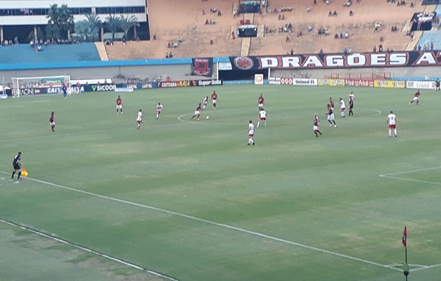 Atlético-GO e Vila Nova empatam em 1 a 1 no estádio Serra Dourada