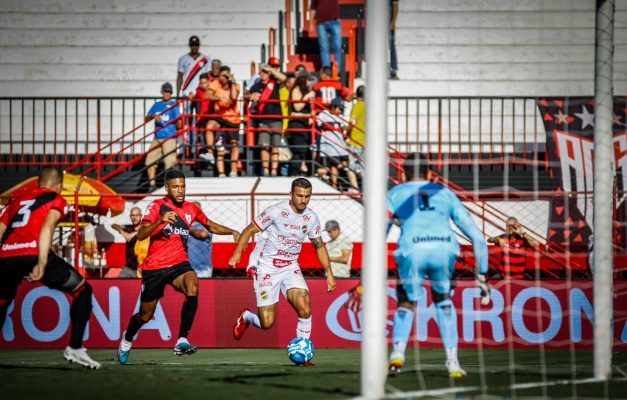 Atlético-GO empata em 1 a 1 com o Vila Nova em Goiânia