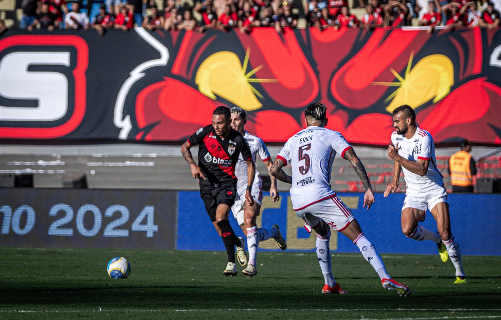Atlético-GO estreia com derrota por 2 a 1 para o Flamengo no Brasileirão