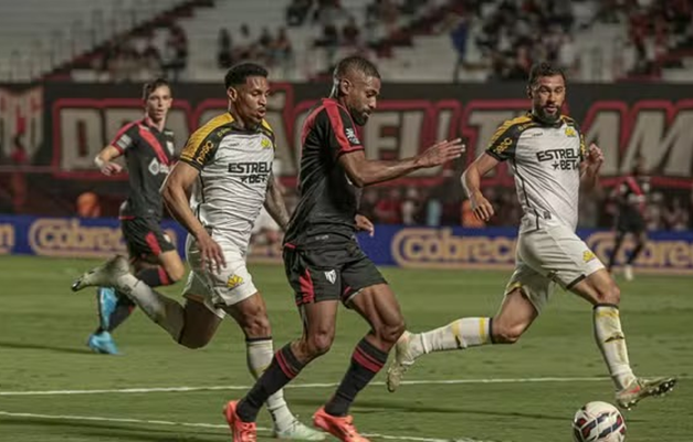 Atlético-GO perde para o Criciúma no Antônio Accioly em Goiânia