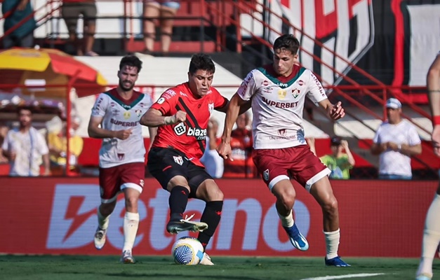 Atletico-GO vence Fluminense por 1 a 0 e mantém Tricolor no Z-4