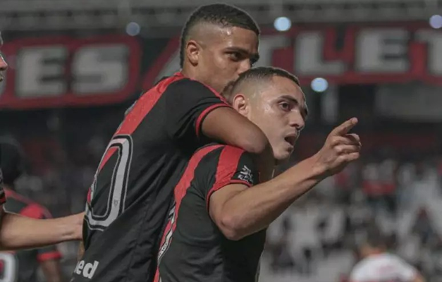 Atlético-GO vence o CRB e sobe na classificação da Série B