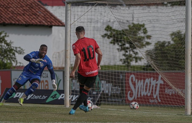 Atlético-GO vence o Inhumas por 4 a 0 no estádio Zico Brandão