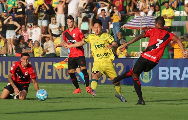 Atlético Goianiense perde por 4 a 1 para o Mirassol e fica fora do G4