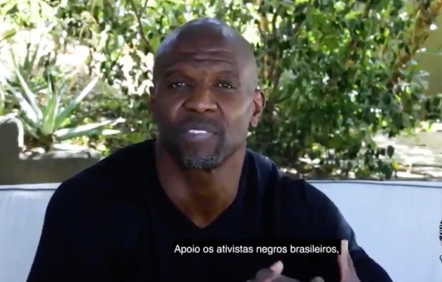 Ator Terry Crews grava vídeo para família do menino João Pedro