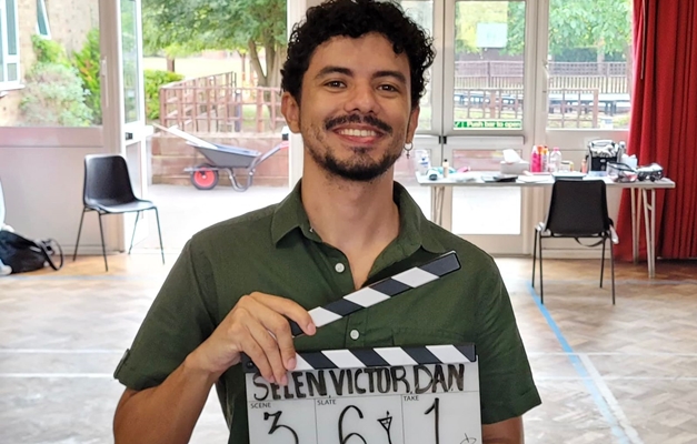 Ator Victor Vinícius abre inscrições para oficina de atuação em Goiânia