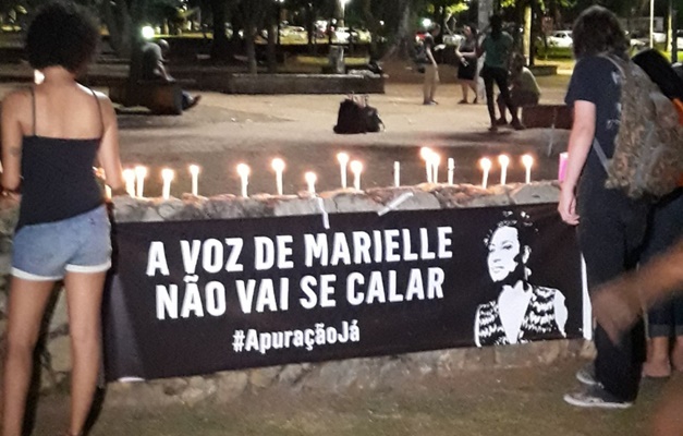 Atos em Goiânia, no Brasil e em outros países homenageiam Marielle Franco