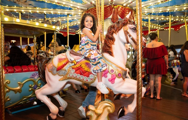 Atrações do Natal do Bem encantam crianças e adultos em Goiânia