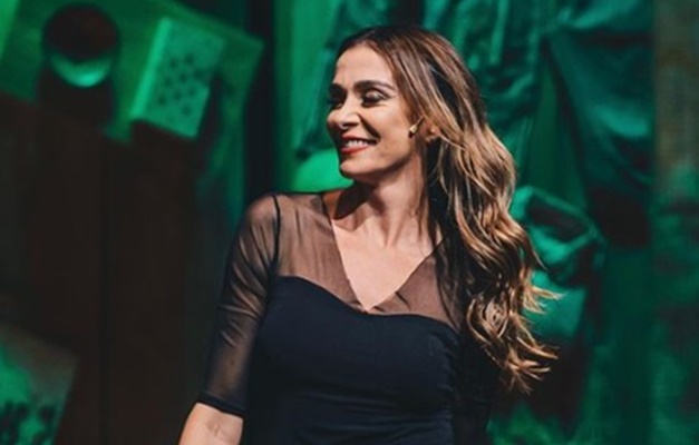 Atriz Mônica Martelli apresenta comédia "Minha Vida em Marte"  em Goiânia