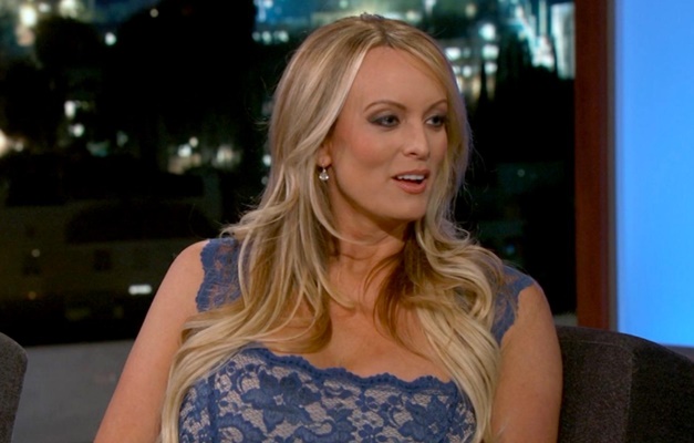 Atriz pornô fala na TV sobre caso que manteve com Trump