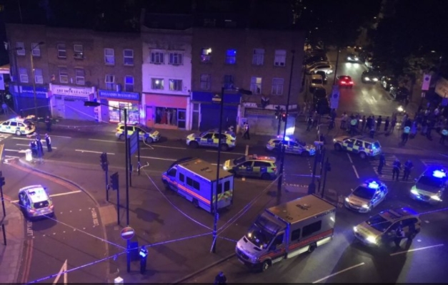Atropelamento em Londres deixou um morto e pelo menos dez feridos