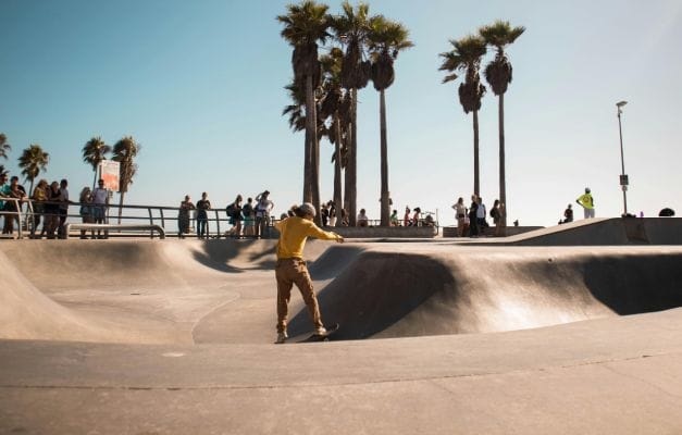 Augusto Akio, o Japinha, é elogiado por Tony Hawk após conquistar medalha