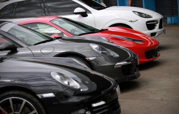 Autódromo de Goiânia recebe evento de carros de luxo