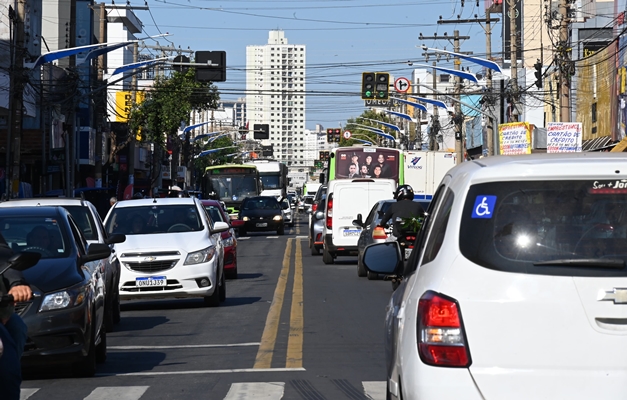 Avenida 24 de Outubro recebe mudanças no trânsito e estacionamento