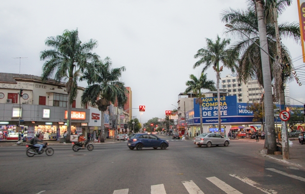 Avenida Araguaia: de região residencial a ponto de comércio no Centro