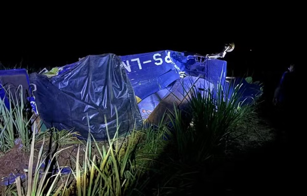 Avião bate em torre de transmissão em Serranópolis e piloto morre 