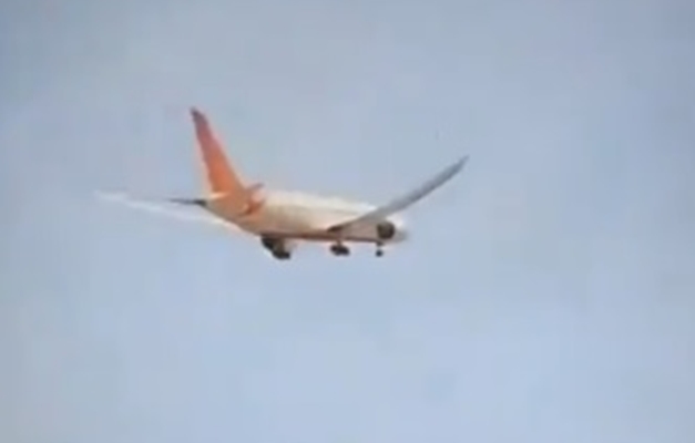 Avião com 244 pessoas a bordo cai no oeste da Índia