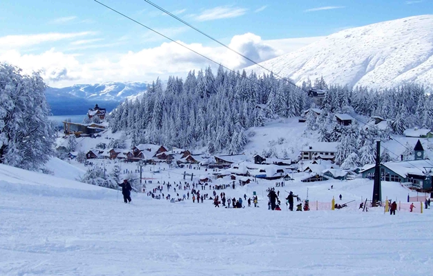 Azul poderá ter voos para Bariloche na alta temporada de inverno