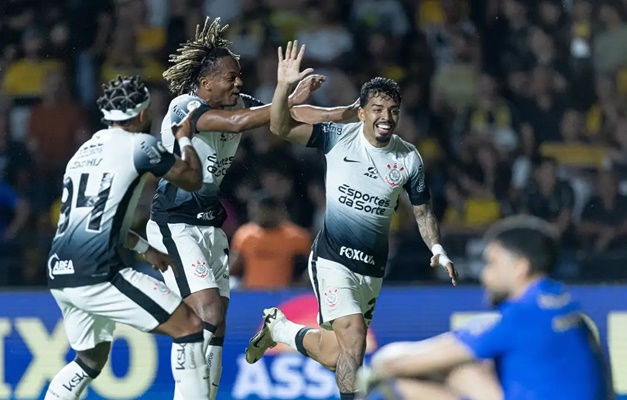 Bahia e Corinthians pressionam Cruzeiro em disputa pela Libertadores