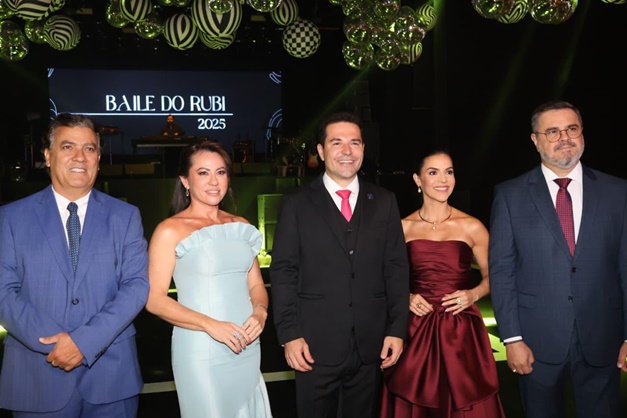 Baile do Rubi reúne advocacia goiana em noite de gala e sofisticação
