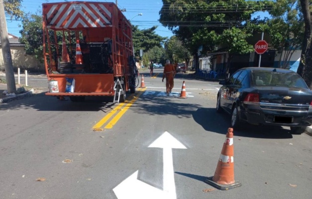 Bairros de Goiânia passam por revitalização na sinalização viária