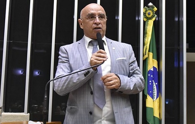 Bancada do PDT decide desembarcar da base do governo Lula na Câmara
