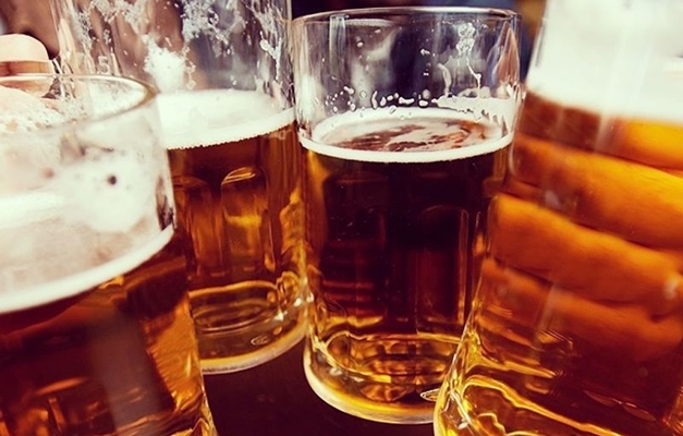 Bar de Goiânia comercializa cervejas confiando na honestidade dos clientes
