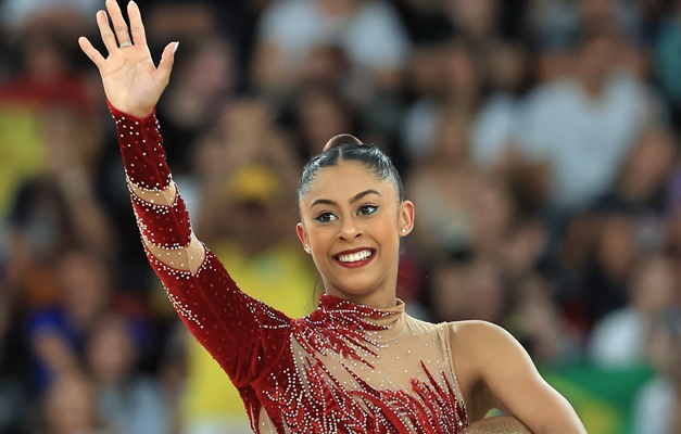 Bárbara Domingos brilha e avança à final na ginástica rítmica na Olimpíada de Paris