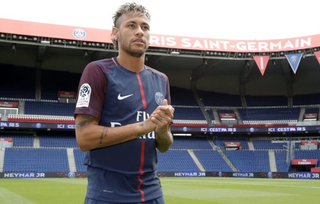 Barça aciona Neymar na Justiça e cobra parte do bônus pago em renovação