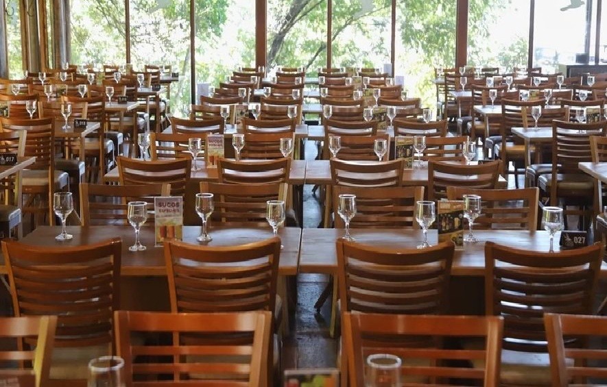 Bares deverão fechar até meia-noite em Anápolis 