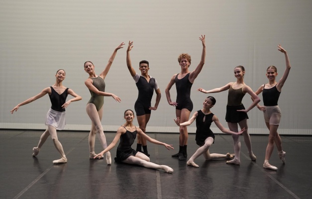 Basileu França conquista 13 prêmios no Festival de Dança de Porto Alegre
