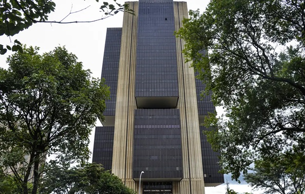 BC mantém juros básicos em 15% ao ano pela segunda vez seguida