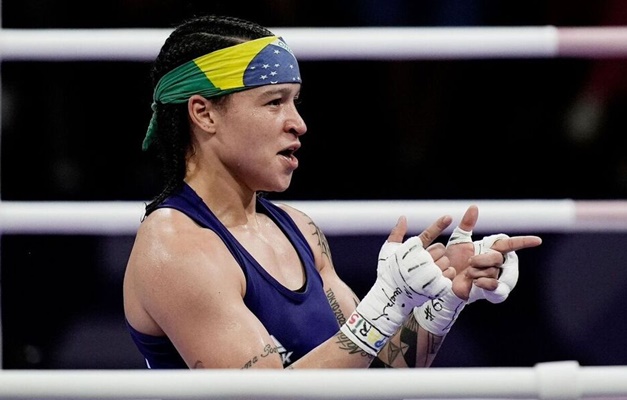Beatriz Ferreira derrota holandesa, garante medalha no boxe e vai ter revanche na semifinal