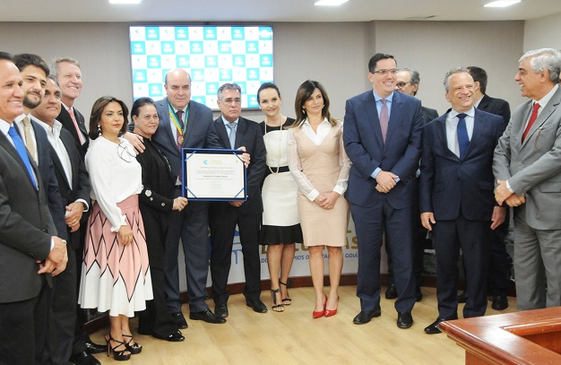 Benedito Torres Neto recebe Comenda do Mérito Municipalista do TCM
