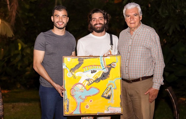 Bill O’Dwyer é homenageado com quadro do artista goiano Samuel Caixeta 