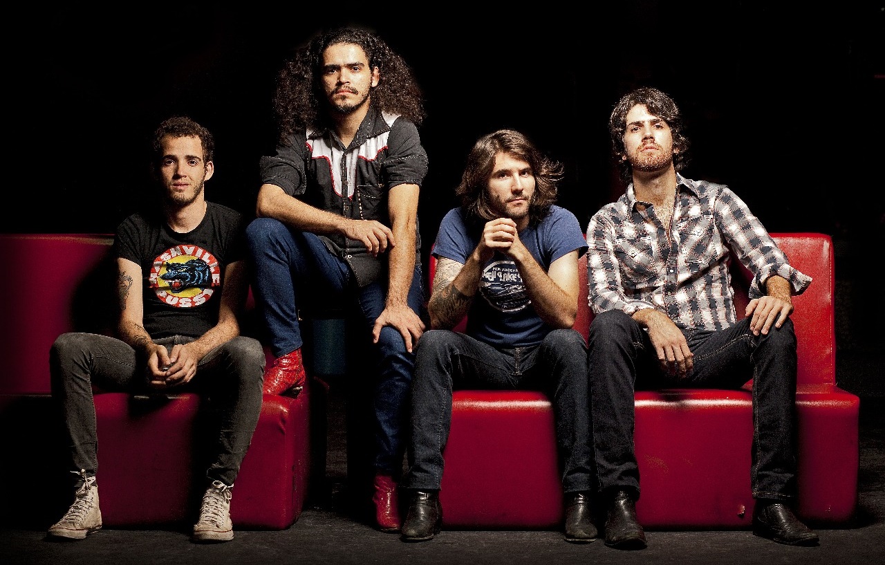 Black Drawing Chalks lança ‘Date on a Grave’, 1° single inédito após 7 anos