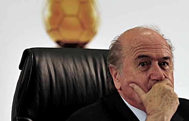 Blatter se diz 'surpreso' com saída de investigador