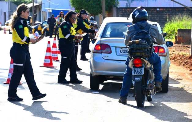 Blitz educativa encerra Semana Nacional de Trânsito em Goiânia