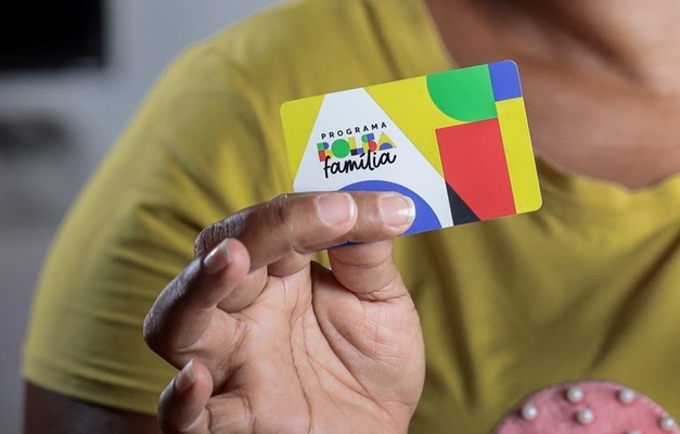 Bolsa Família começa a ser pago a 19,6 milhões de famílias nesta sexta (18)