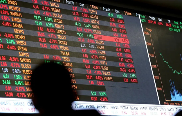 Bolsa supera os 141 mil pontos e volta a bater recorde