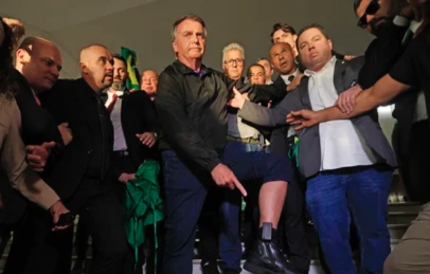 Bolsonaro acompanhará motociata em Brasília, mesmo com tornozeleira eletrônica